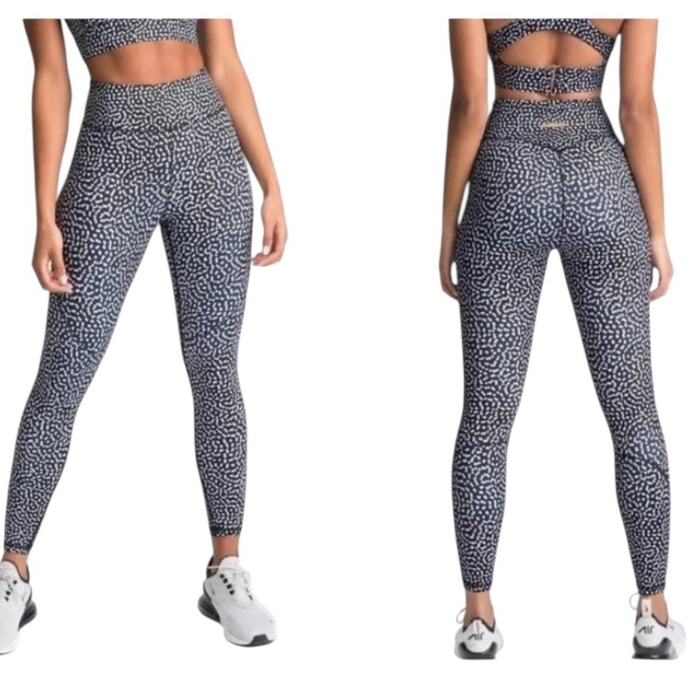DOYOUEVEN Black Speckle TOP & LEGGINGS SET Size Medium (see measurements!)